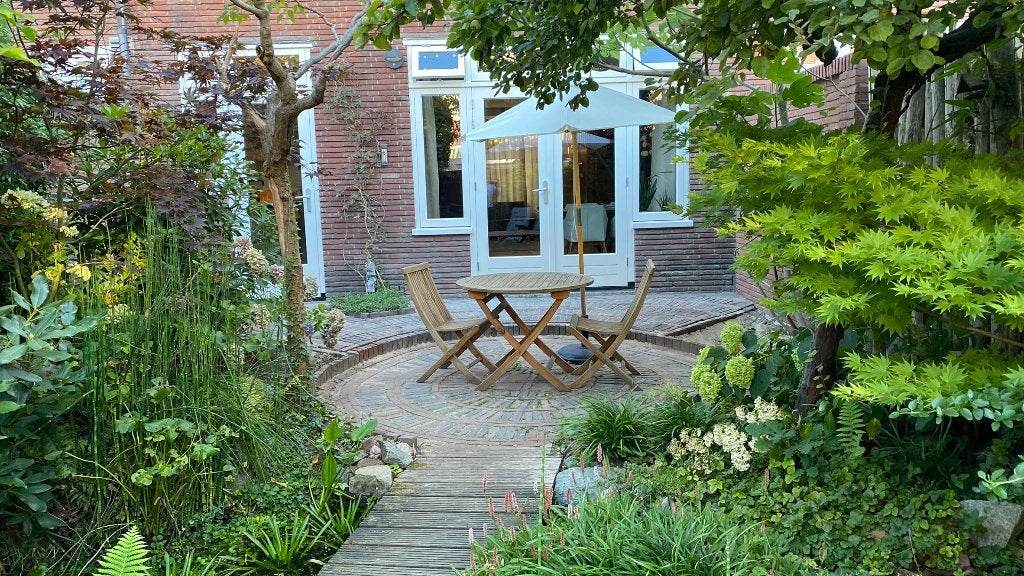 Teakhouten tuinset (2 stoelen met kussens en ronde tafel), Gebruikt, Teakhout, Tuinset, Eettafel