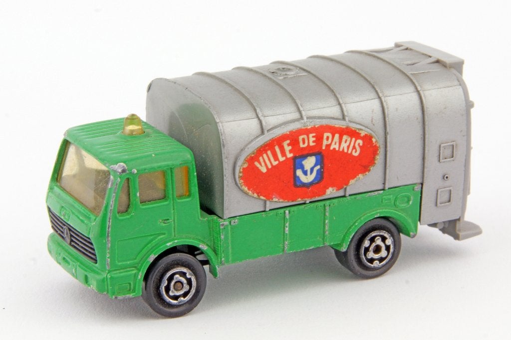 Majorette Mercedes Refuse Truck, Ophalen of Verzenden, Gebruikt, Bus of Vrachtwagen