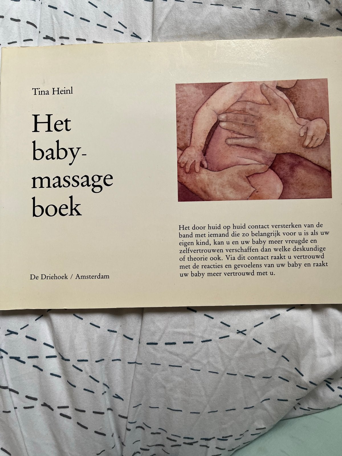Het baby-massage boek - Tina Heinl, Boeken, Ophalen of Verzenden, Gelezen, Opvoeding tot 6 jaar