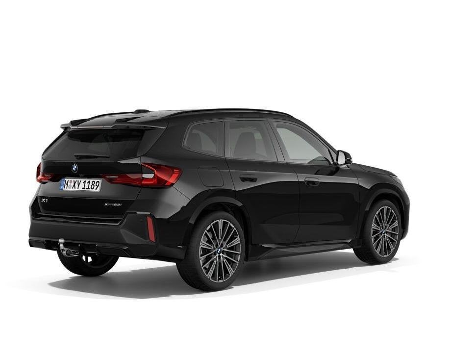 BMW X1 xDrive23i M Sportpakket Pro | Comfort Pack | Innovati, Auto's, 1998 cc, 4 cilinders, Zwart, Leder