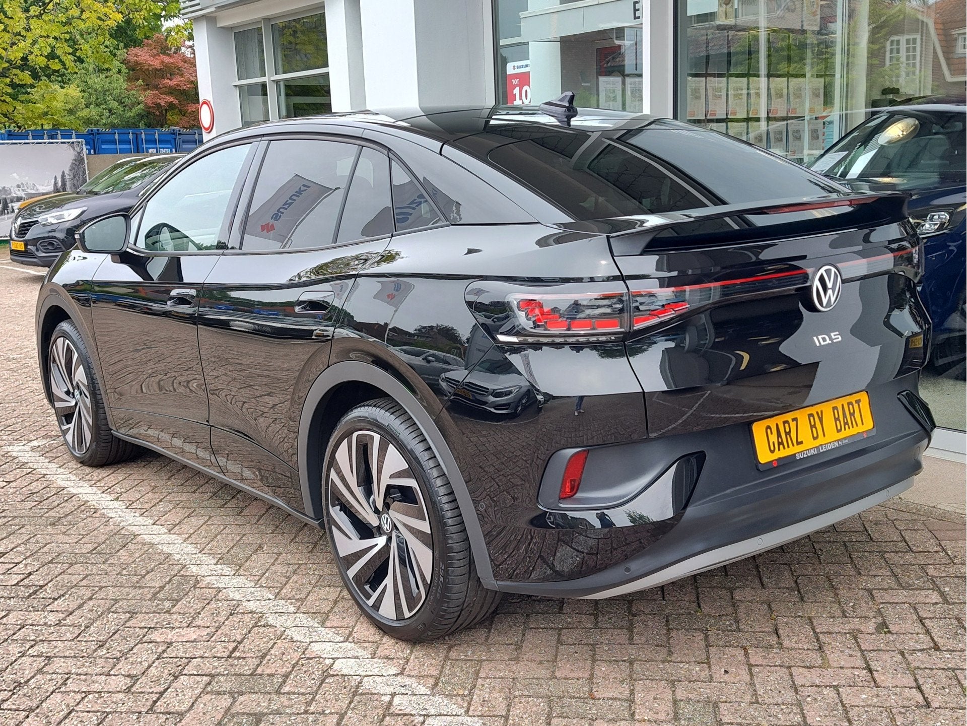 Volkswagen ID.5 PRO BUSINESS 77 kWh SoH 99%! | Harman Kardon, Automaat, 12 maanden, Achterwielaandrijving, Zwart