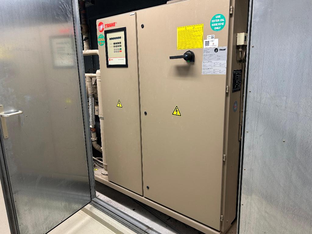 Trane Chiller 450 KW., Ophalen