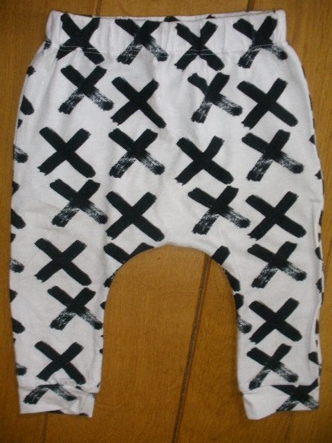 ZOOFS legging wit zwarte kruisjes maat 68, Kinderen en Baby's, Broekje, Meisje, Zoofs, Ophalen of Verzenden