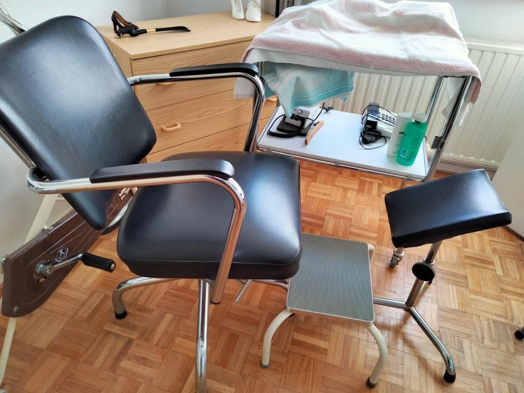Pedicure stoel en toebehoren, Ophalen, Gebruikt, Eén