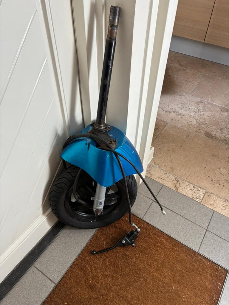 zip sebac voorvork met velg en band, Ophalen, Gebruikt, Benzine, Zip