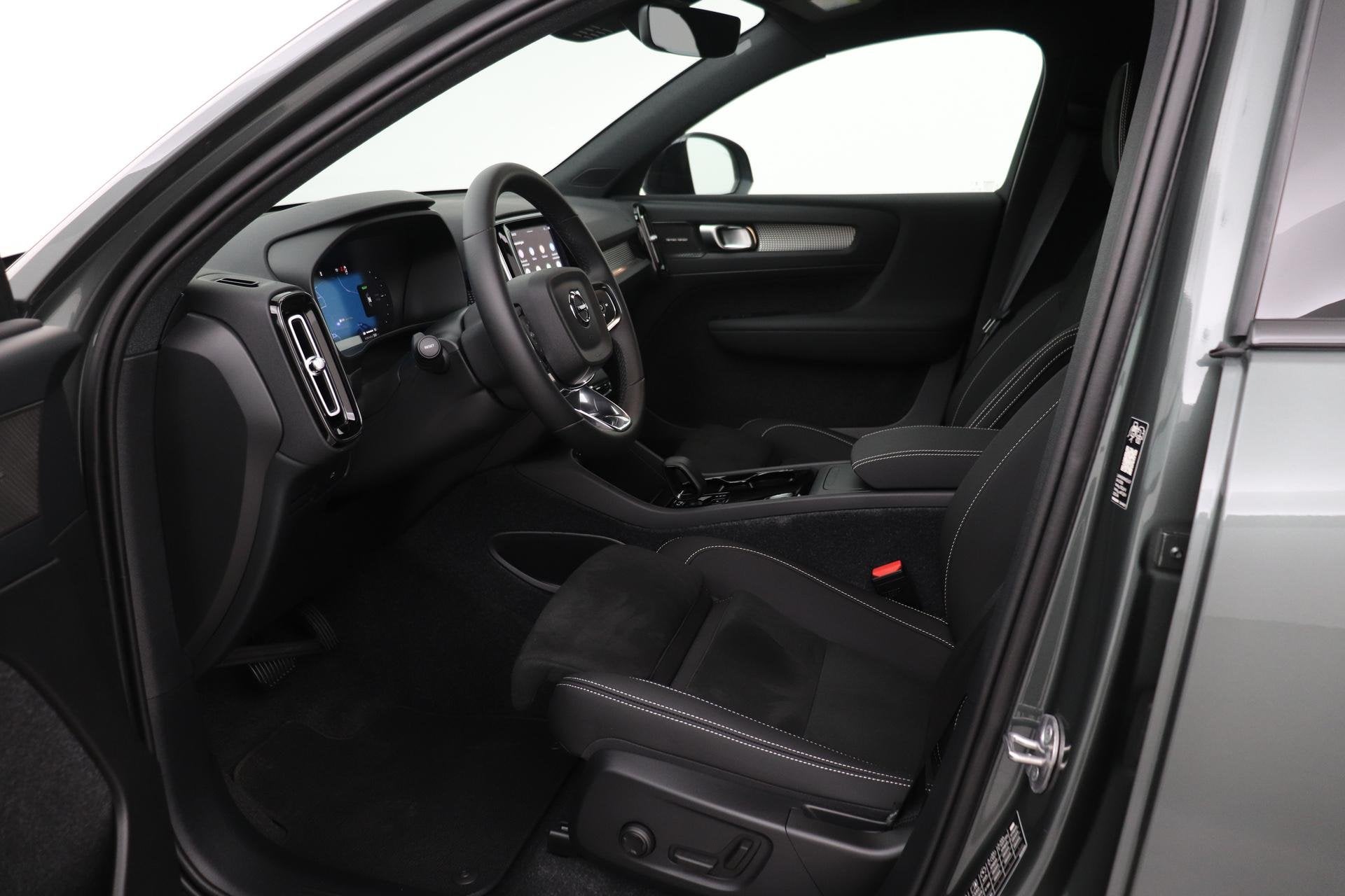 Volvo EX40 Single Motor Extended Range Plus | 82 kWh | Harma, Auto's, Automaat, Gebruikt, 252 pk, Leder en Stof