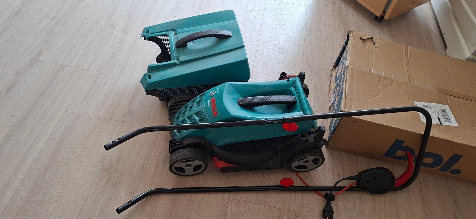 Bosch ARM 32 elektrische grasmaaier – goede staat, Ophalen, Zo goed als nieuw, Elektrisch