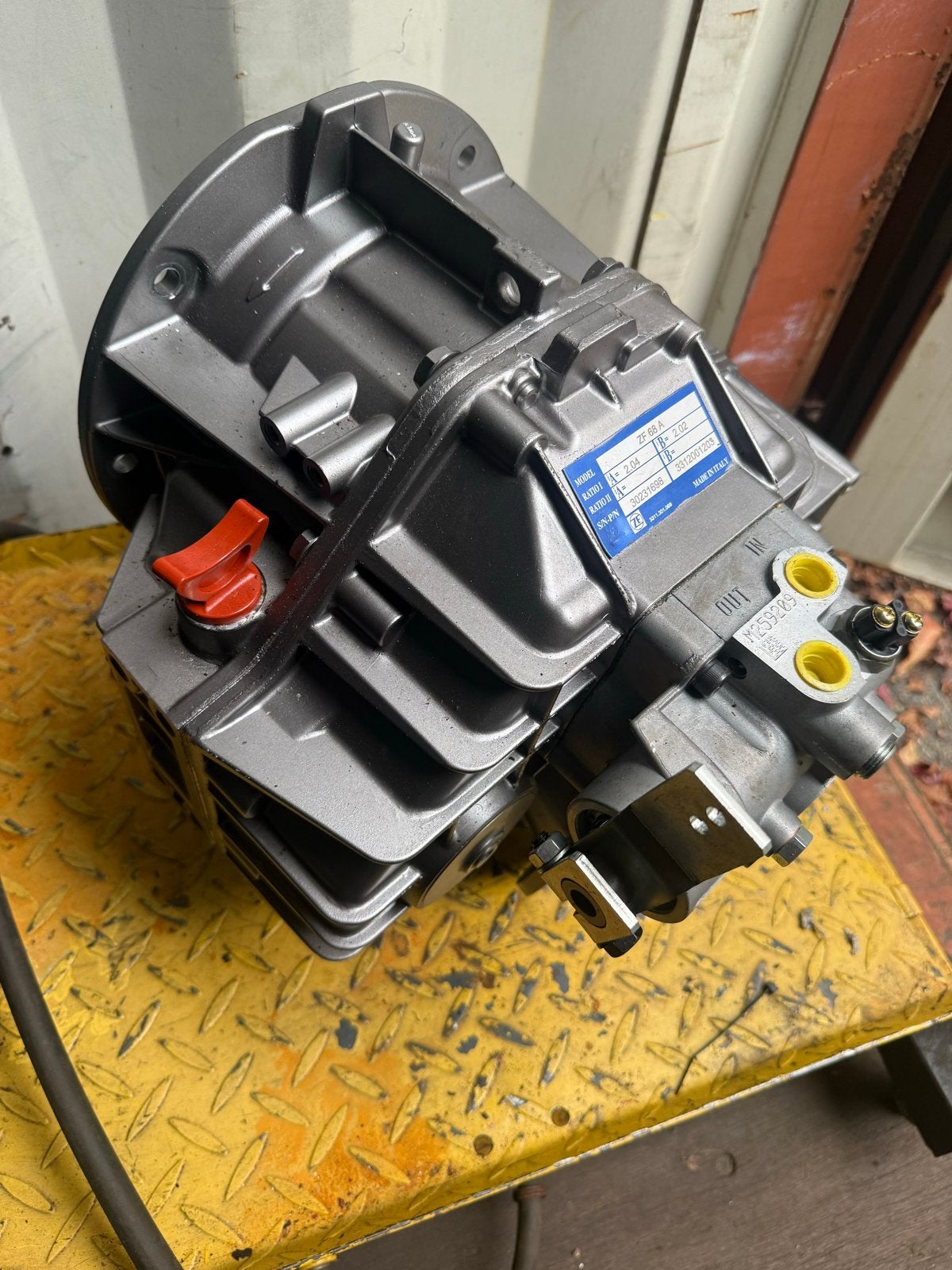 Nieuwe ZF 68 A keerkoppeling mechanisch/hydraulisch, Ophalen, Nieuw, Motor en Techniek