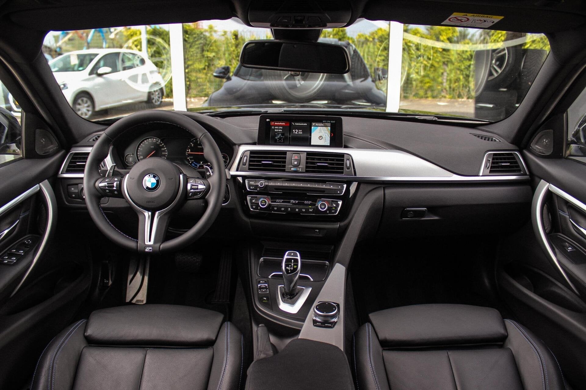 BMW 3-serie Touring 320i Edition M Sport Shadow | 2e eigenaa, Automaat, 1998 cc, Achterwielaandrijving, 4 cilinders
