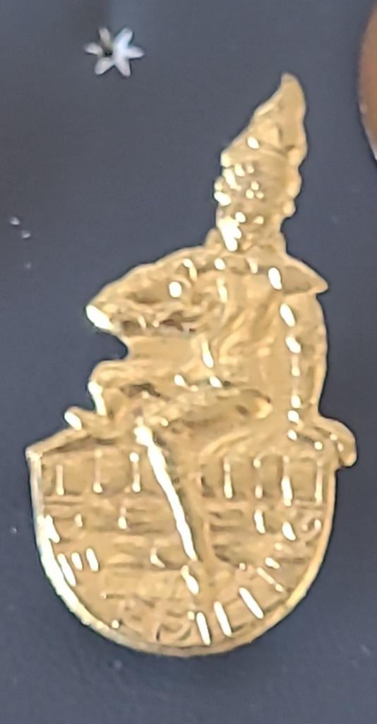 Efteling speldje Pardoes de Tovernar, Verzamelen, Verzenden, Zo goed als nieuw, Button of Speldje