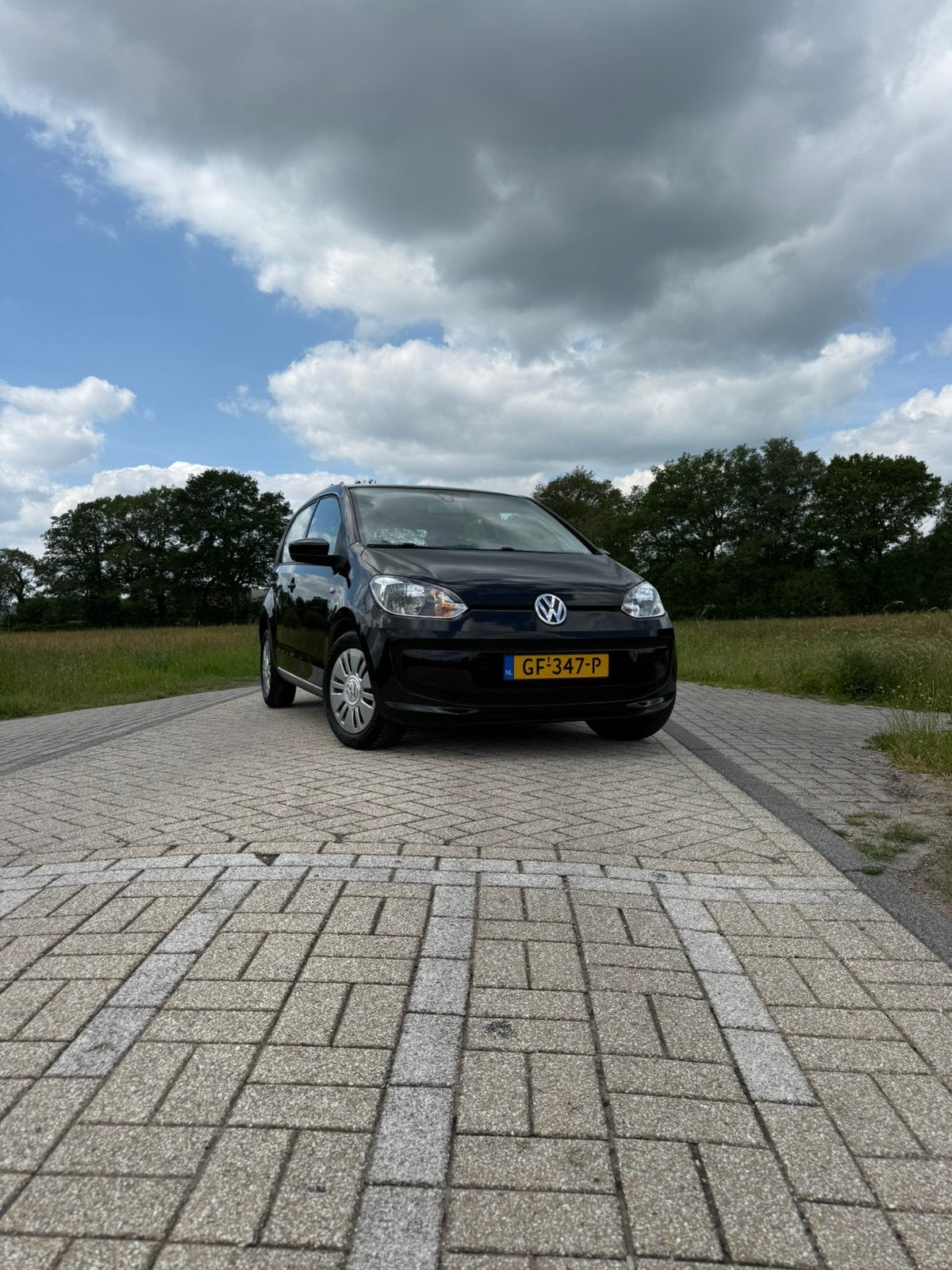 Volkswagen up! 1.0 5-DRS 2015 Zwart Airco elek. ramen, Auto's, Voorwielaandrijving, Stof, 840 kg, 4 stoelen
