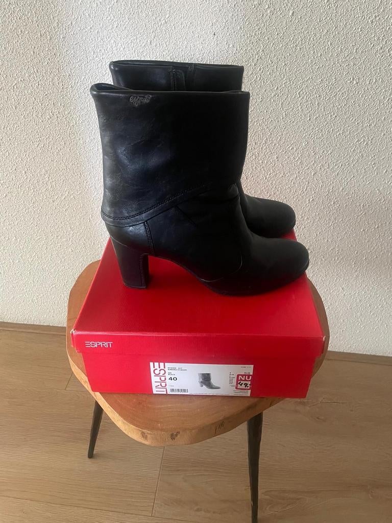 Maat 40 Esprit laarzen, Kleding | Dames, Schoenen, Ophalen of Verzenden, Zo goed als nieuw, Zwart, Hoge laarzen