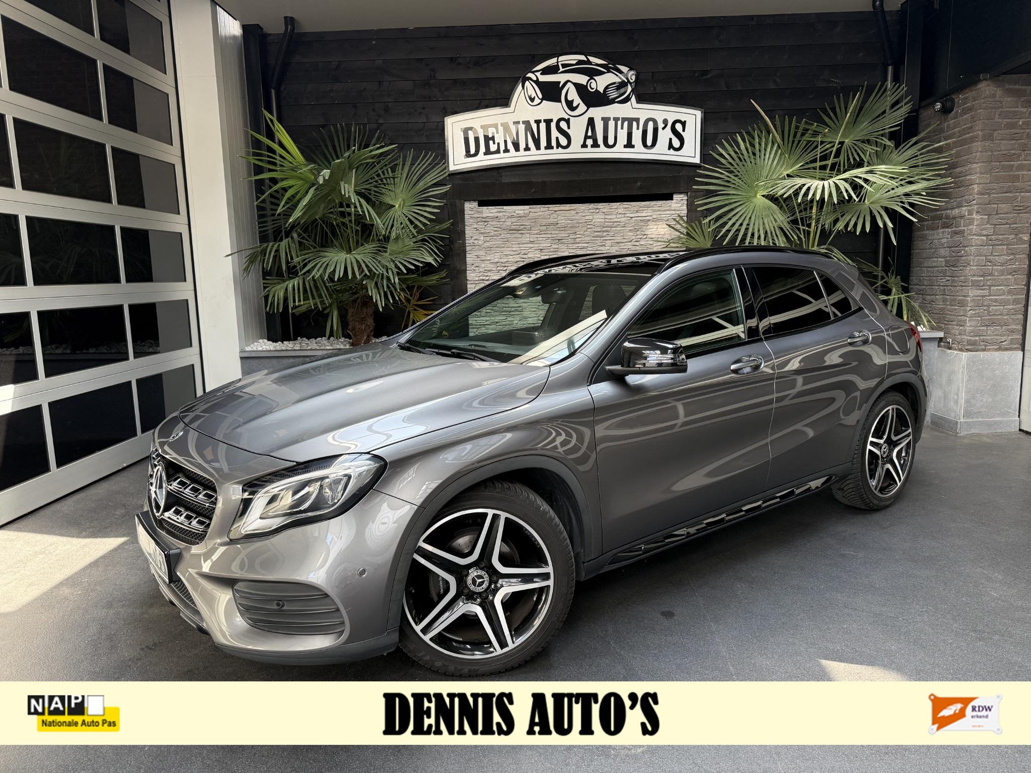 Mercedes-Benz GLA-klasse 180 Business Solution AMG Limited P, Auto's, Dealer onderhouden, Gebruikt, 4 cilinders, 715 kg