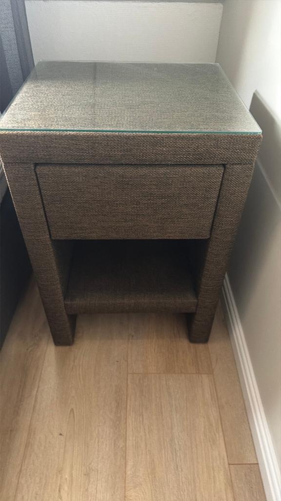 Nachtkastje 2x, Huis en Inrichting, Slaapkamer | Nachtkastjes, Ophalen of Verzenden, Zo goed als nieuw, Minder dan 45 cm, Minder dan 55 cm