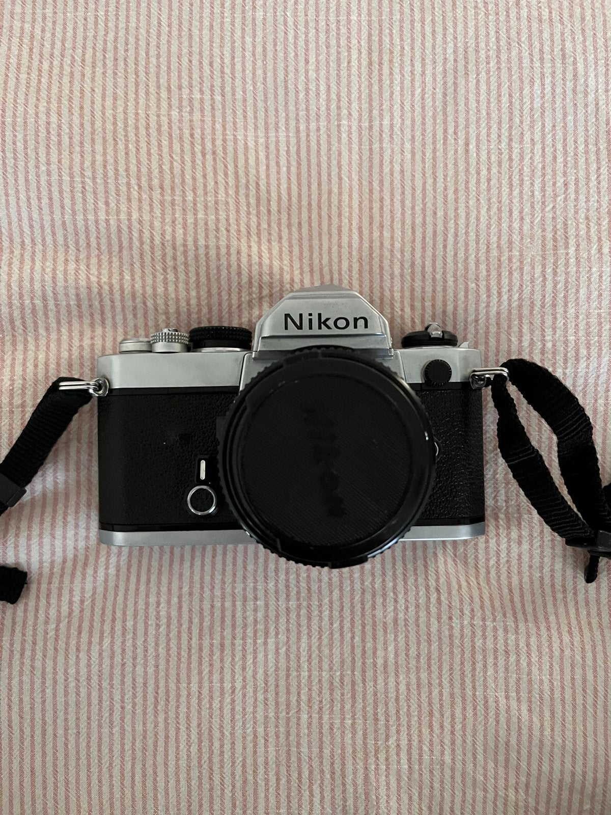 Nikon FM 50mm 1:1.8 lens, Audio, Tv en Foto, Fotocamera's Analoog, Ophalen of Verzenden, Gebruikt, Spiegelreflex, Nikon