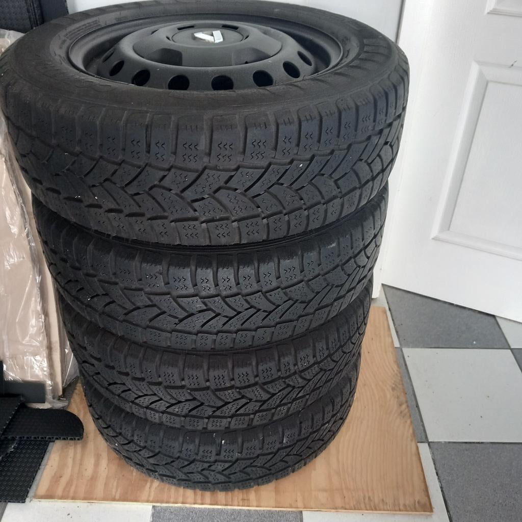 Winterbanden op stalen velg voor renault trafic,opel vivaro, Ophalen
