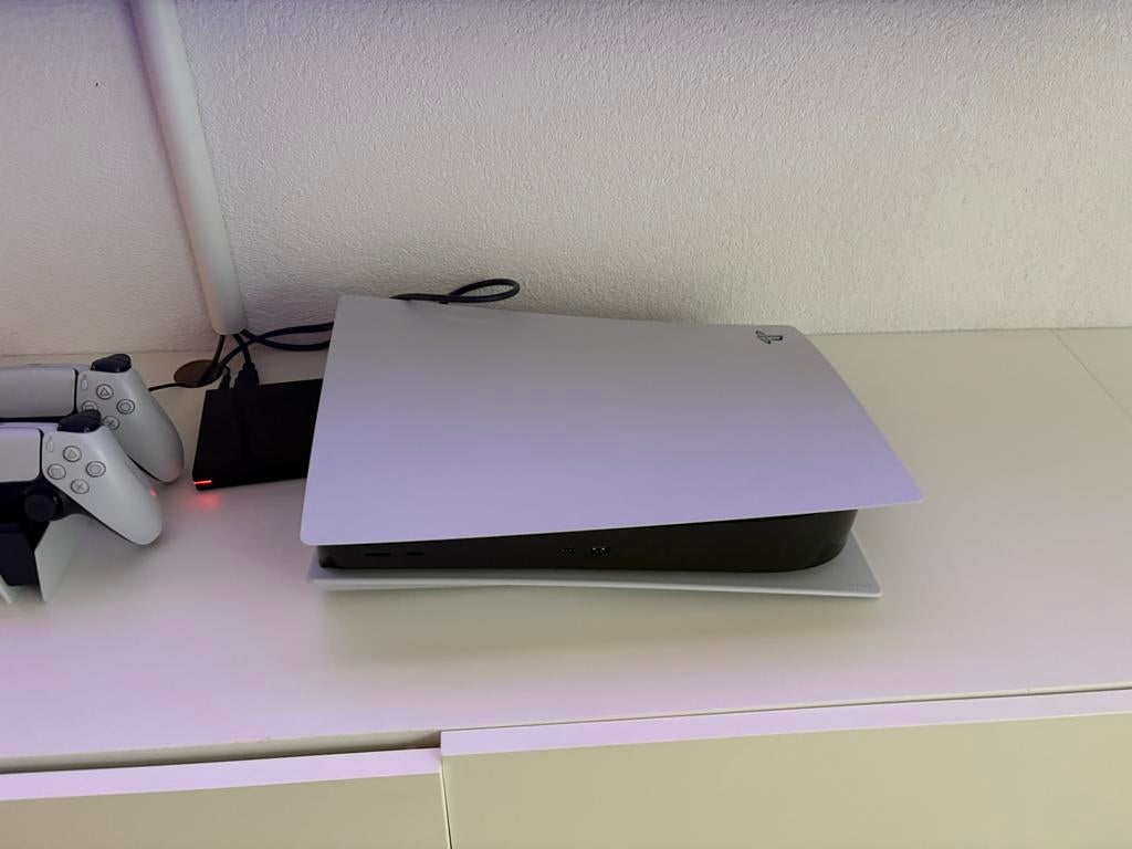 PlayStation 5 disk editie met 2 controllers en oplaaddock, Spelcomputers en Games, Spelcomputers | Sony PlayStation 5, Ophalen of Verzenden