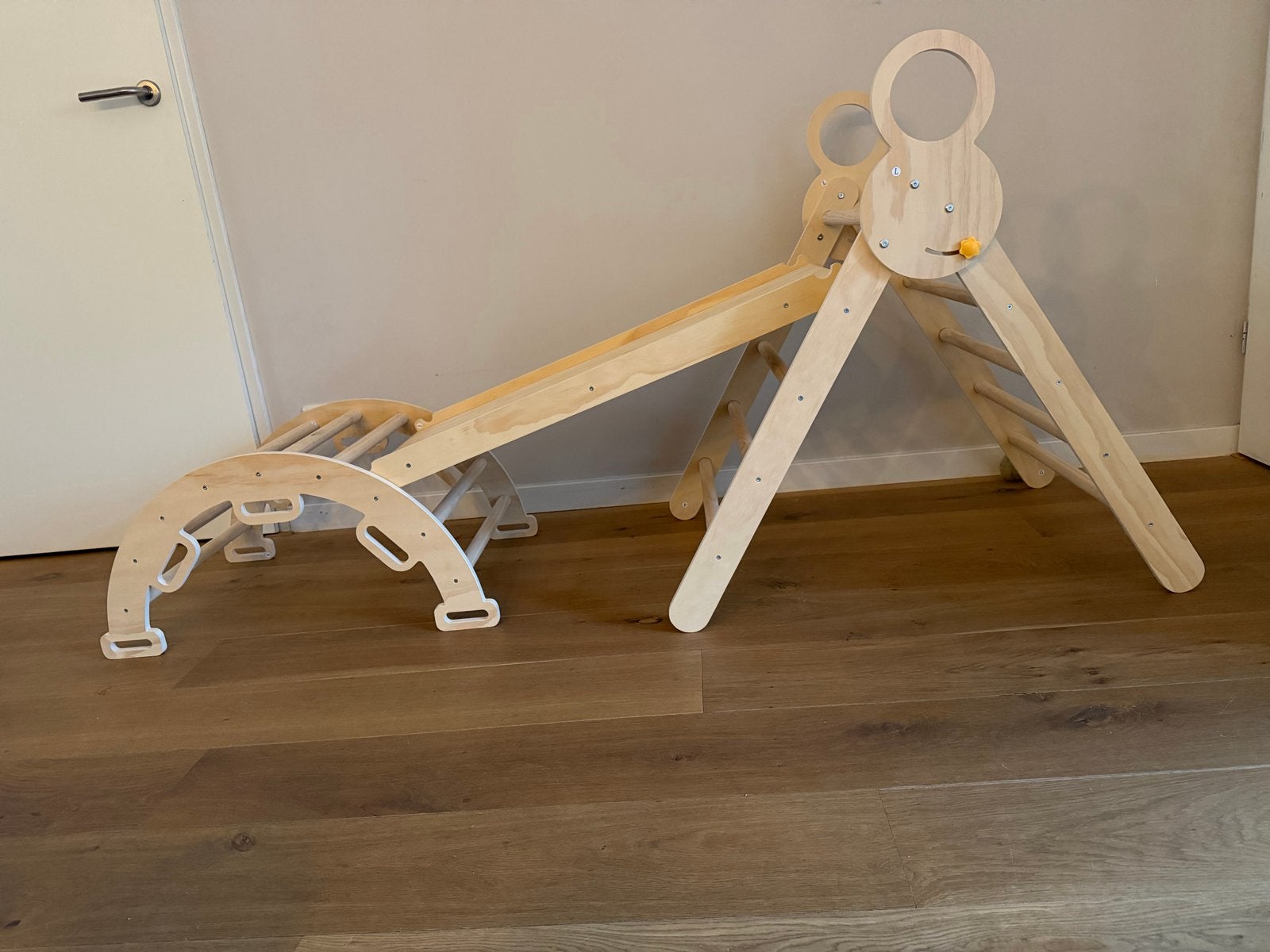 Houten Klimrek met Glijbaan en Klimboog - Montessori Speelgo, Ophalen, Zo goed als nieuw, Glijbaan