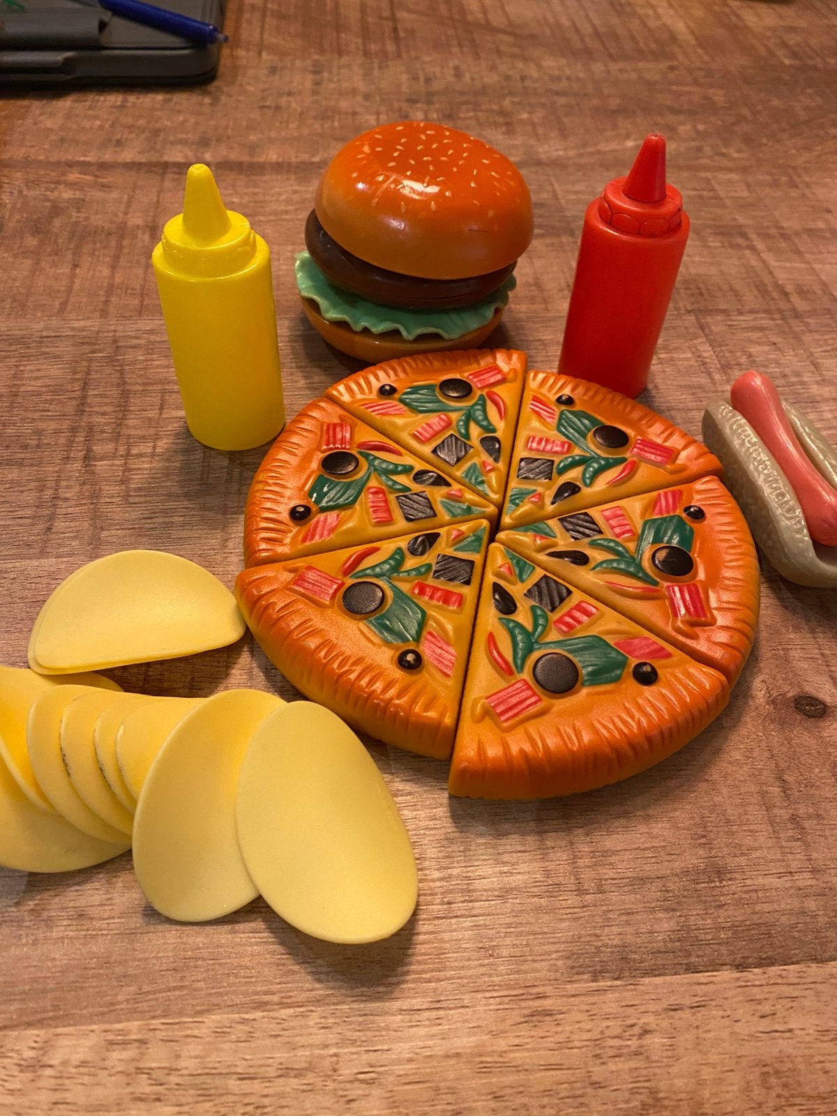 Leuke set voor in bv een speelkeukentje pizza hamburger enz, Ophalen of Verzenden, Zo goed als nieuw, Kunststof, Speelkeuken-accessoire