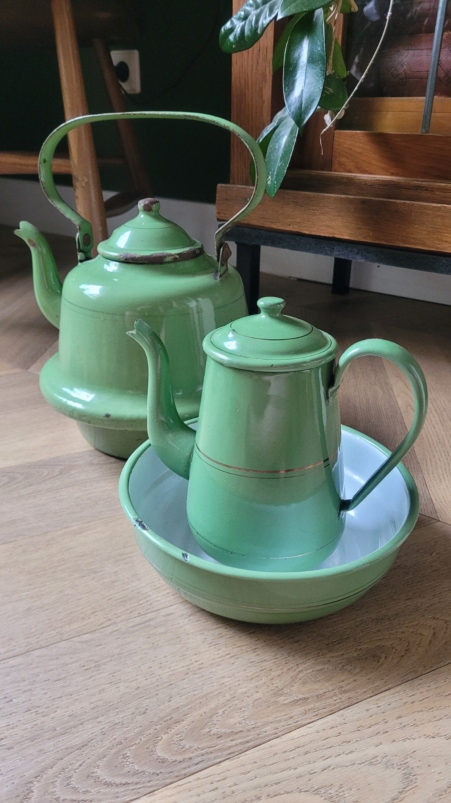 Geëmailleerde theepot, koffiepot en kom -reseda Groen, Antiek en Kunst, Antiek | Emaille, Ophalen of Verzenden