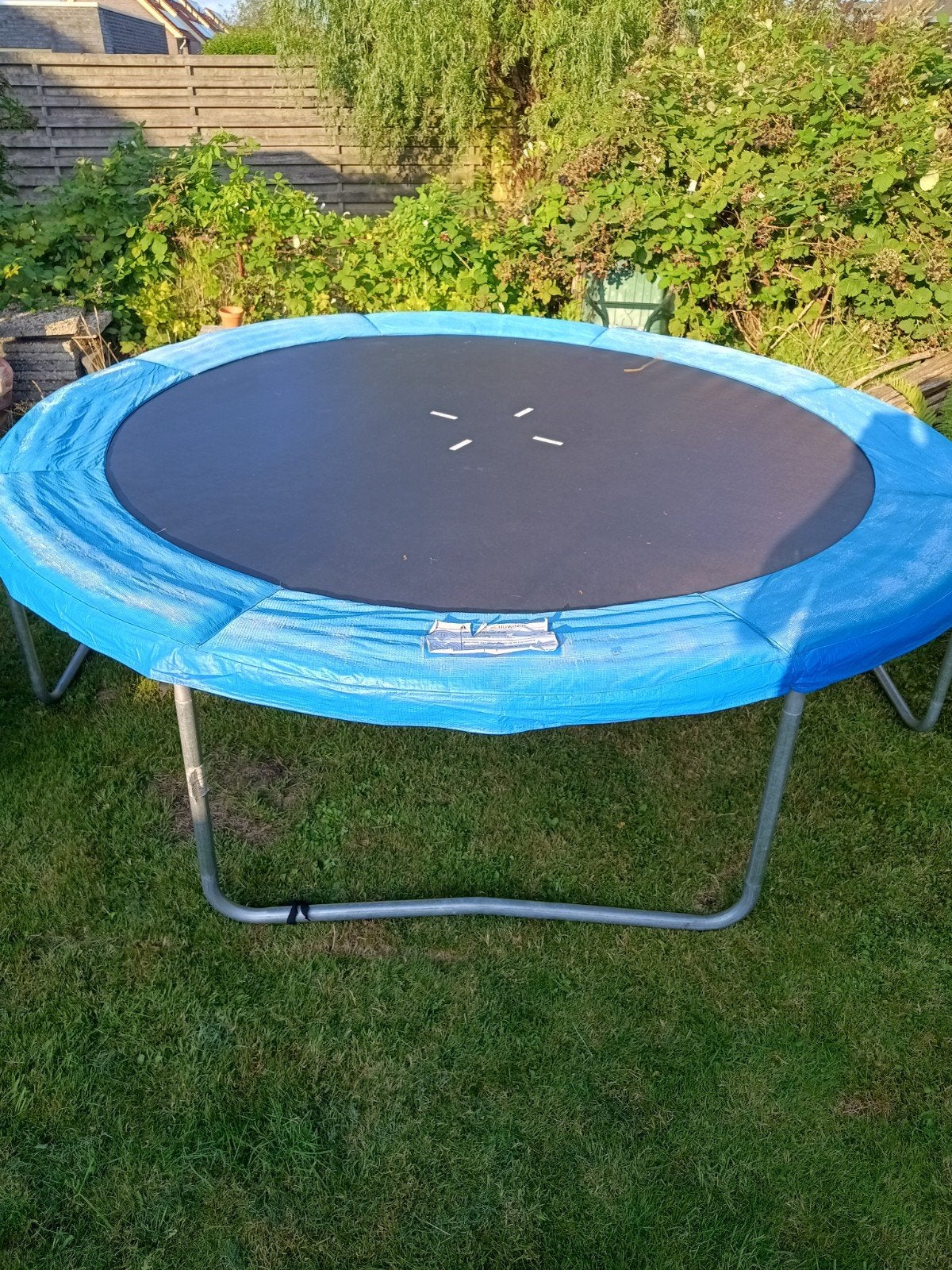 Trampoline met blauwe rand - Gebruikt, Ophalen, Gebruikt