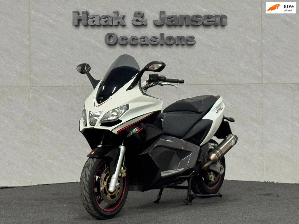 Aprilia Scooter SRV 850 Leovince Lage km-stand, Motoren, Haakenjansen@gmail.com, Scooter, Sportuitlaat, Bedrijf