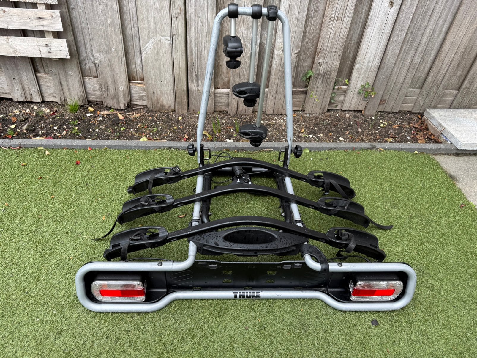 Thule fietsendrager 3 fietsen kantelbaar, Ophalen, 3 fietsen of meer, Zo goed als nieuw, Trekhaakdrager
