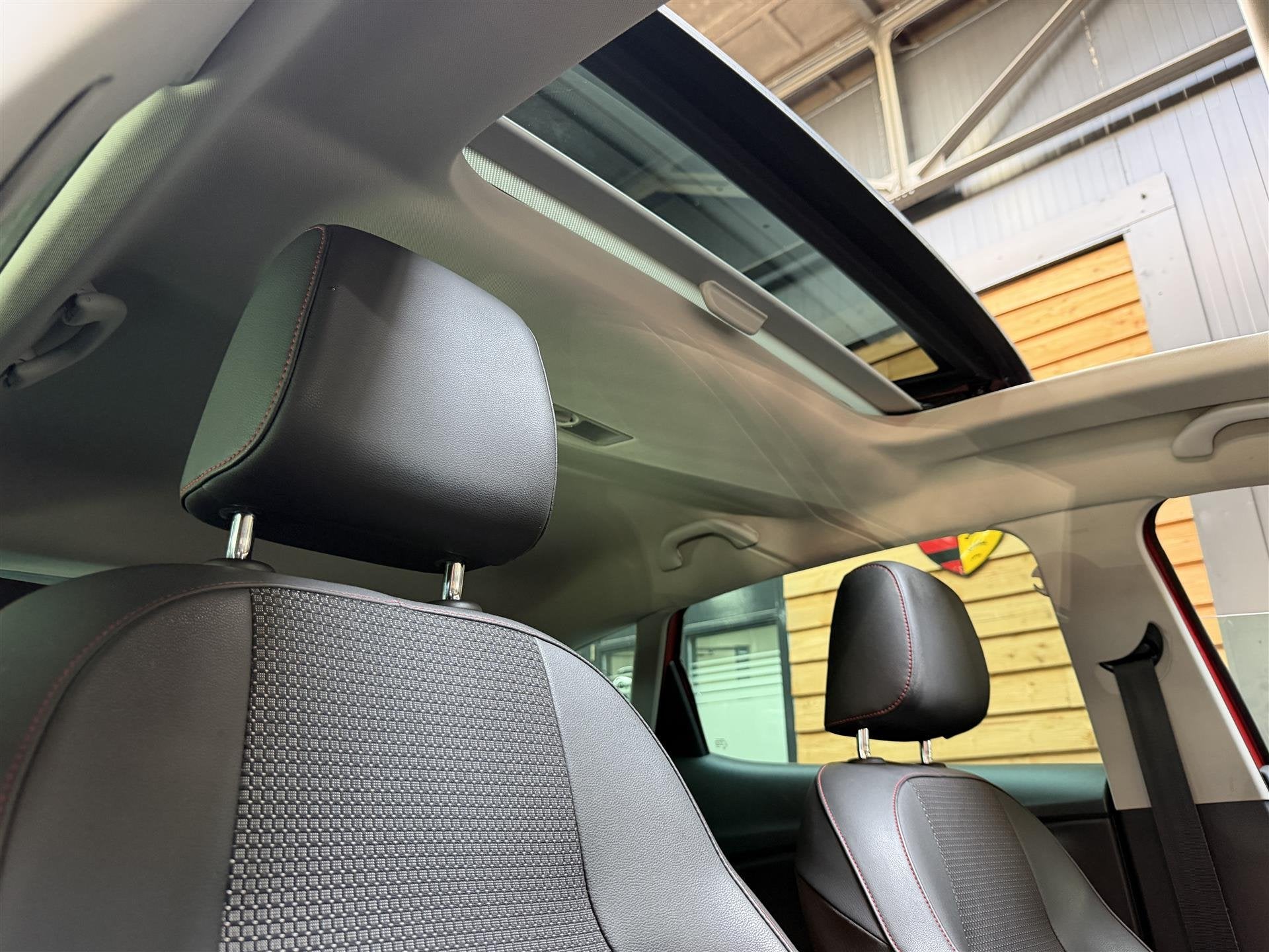 Foto 9 van SEAT Leon 1.4 TSI FR Pano | Led | Maxton | Navi | Clima