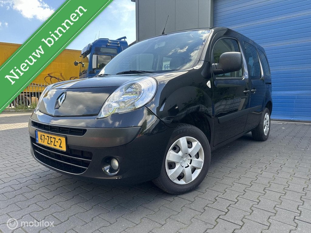 Renault Kangoo Family 1.6 Authentique / Rolstoelauto /, Voorwielaandrijving, Gebruikt, 4 cilinders, 4 stoelen