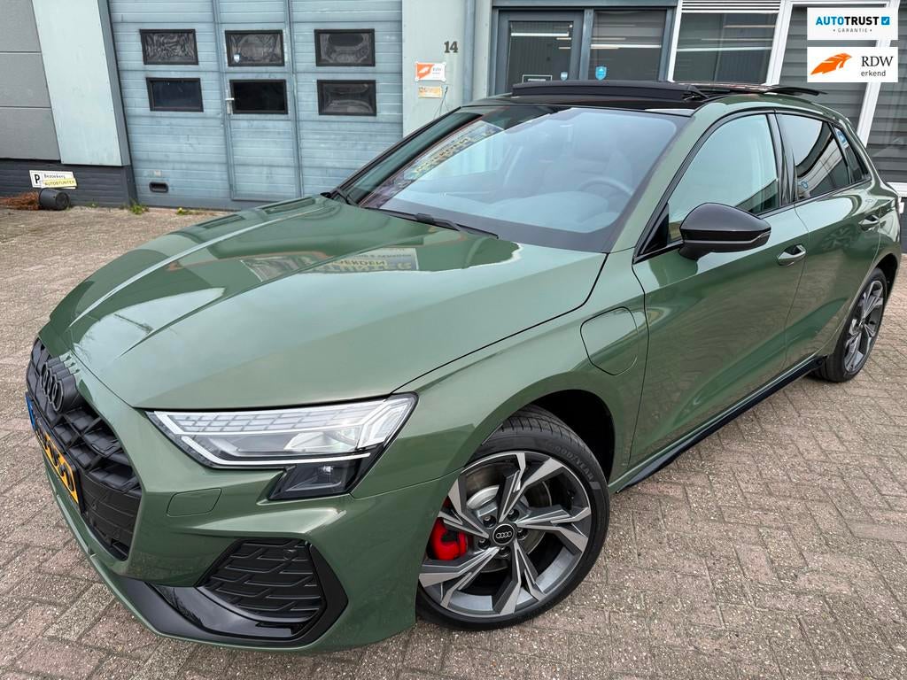 Audi A3 Sportback 45 TFSI e 2025 COMPETITION S-EDITION PANO, 4 cilinders, Plug-in hybride, Bedrijf, Hybride Elektrisch/Benzine
