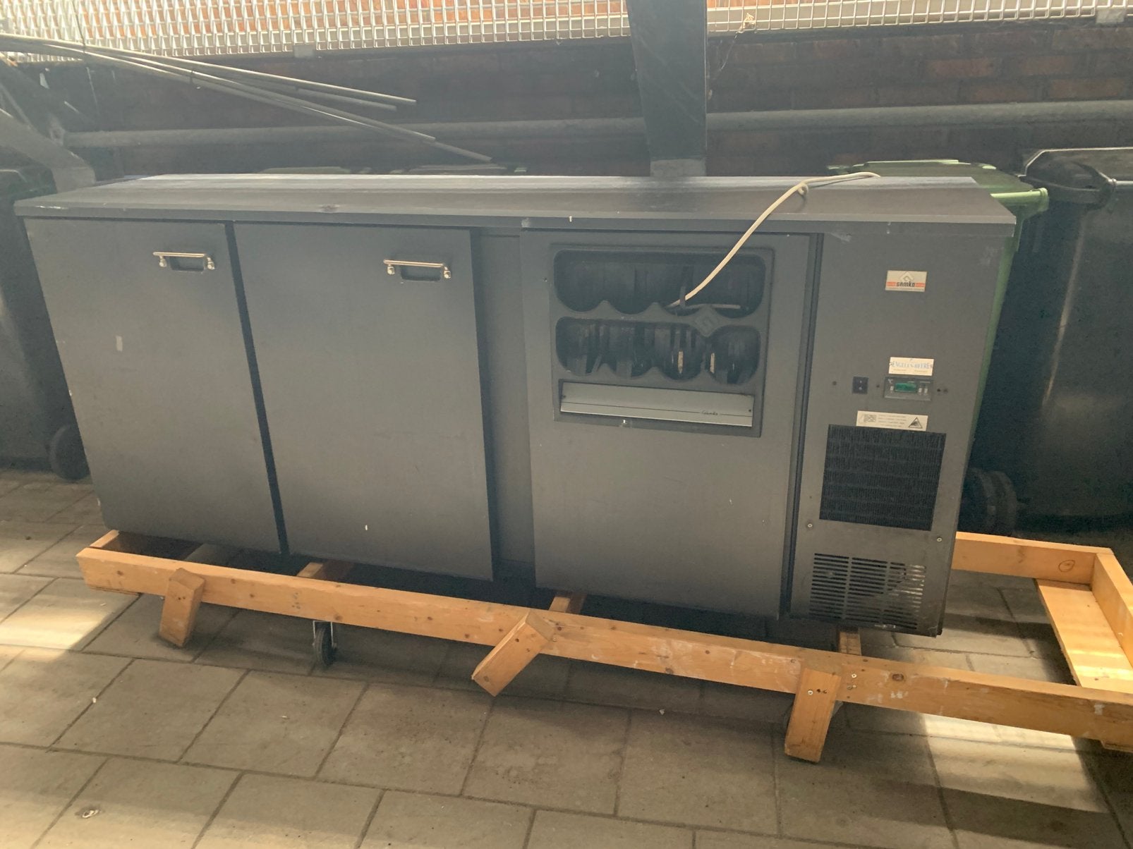 Horeca bar koelkast met flessen rek, 200 liter of meer, Ophalen of Verzenden, Zonder vriesvak, 160 cm of meer