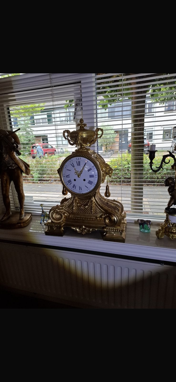 Grote pendule, Ophalen
