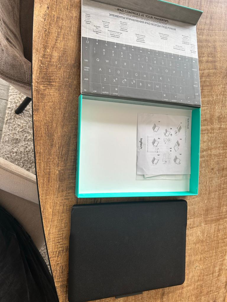 Logitech Slim Folio toetsenbordhoes voor iPad (5e/6e gen), 10 inch, Overige modellen, Zwart, Nieuw