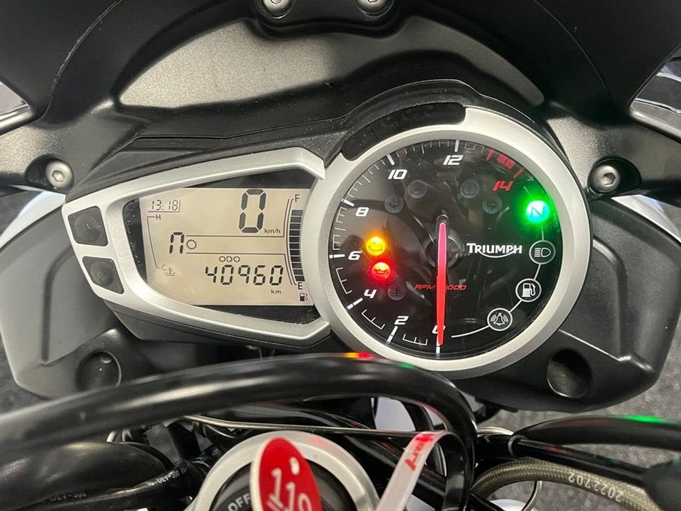 ⭐️⭐️Triumph STREET TRIPLE R (bj 2013)⭐️⭐️, Motoren, 675 cc, Motorrijbewijs A, Bedrijf, Meer dan 35 kW