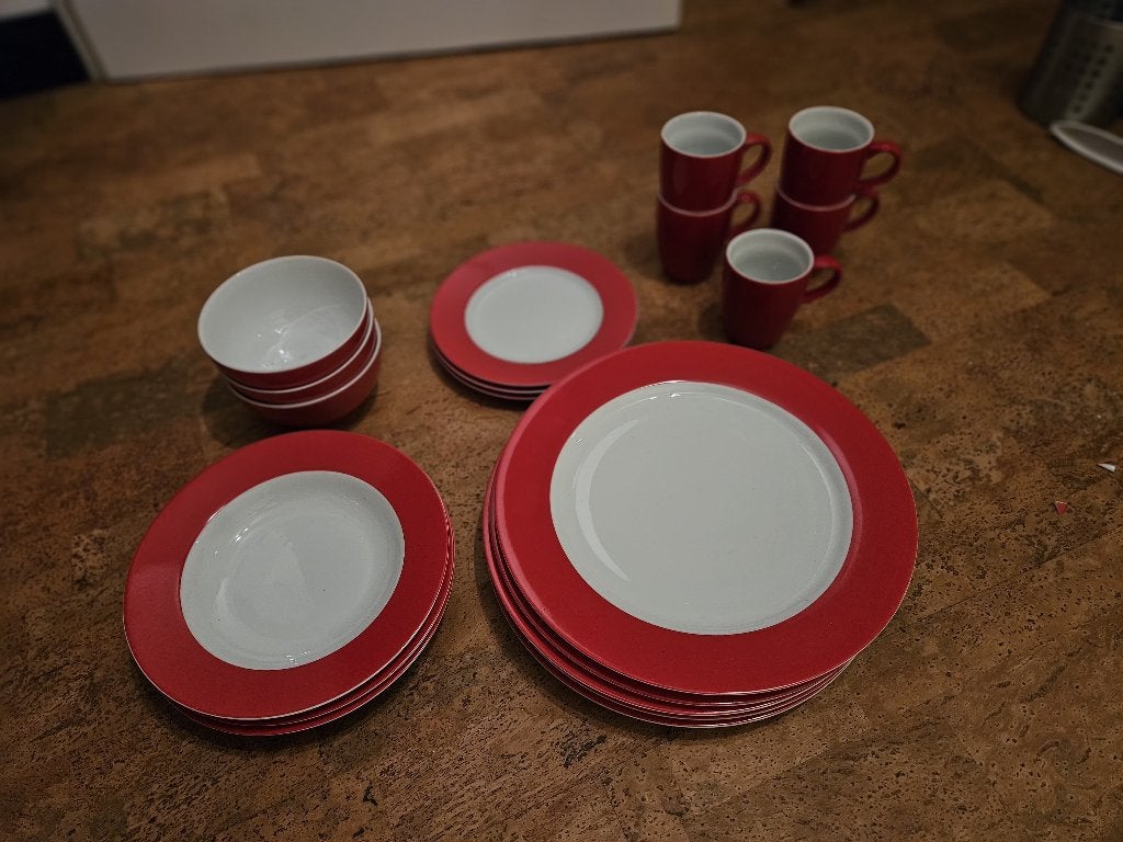 Servies "De Bijenkorf" – 20-delig – Rood/Wit, Huis en Inrichting, Ophalen, Gebruikt, Overige merken, Modern