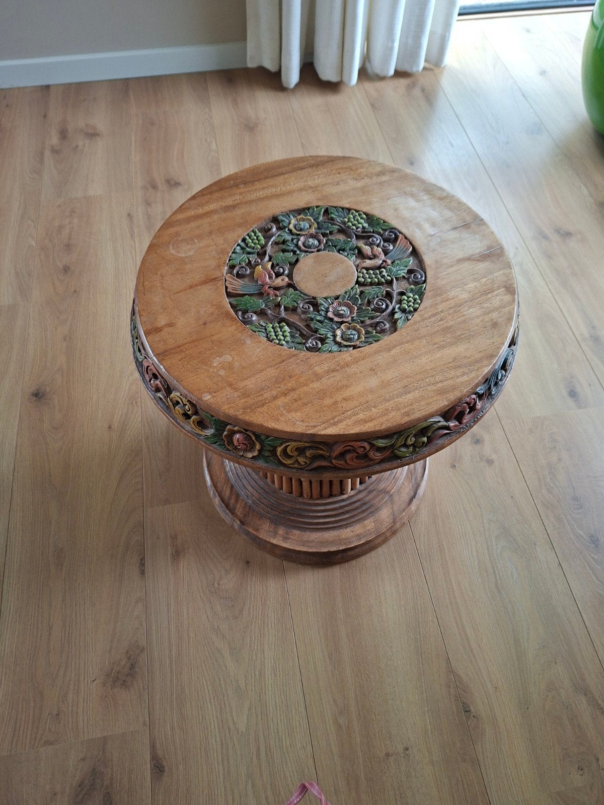 Unieke handgesneden houten bijzettafel met vogels, Antiek en Kunst, Ophalen