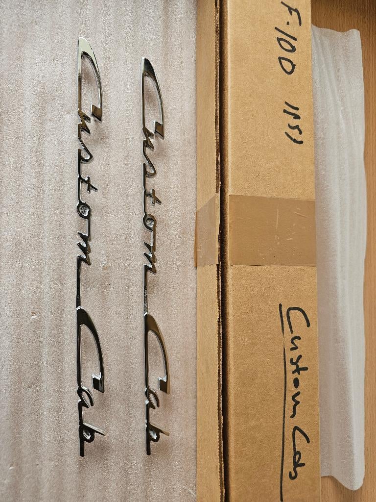 FORD CUSTOM CAB DOOR EMBLEM, Auto-onderdelen, Verzenden, Nieuw, Ford