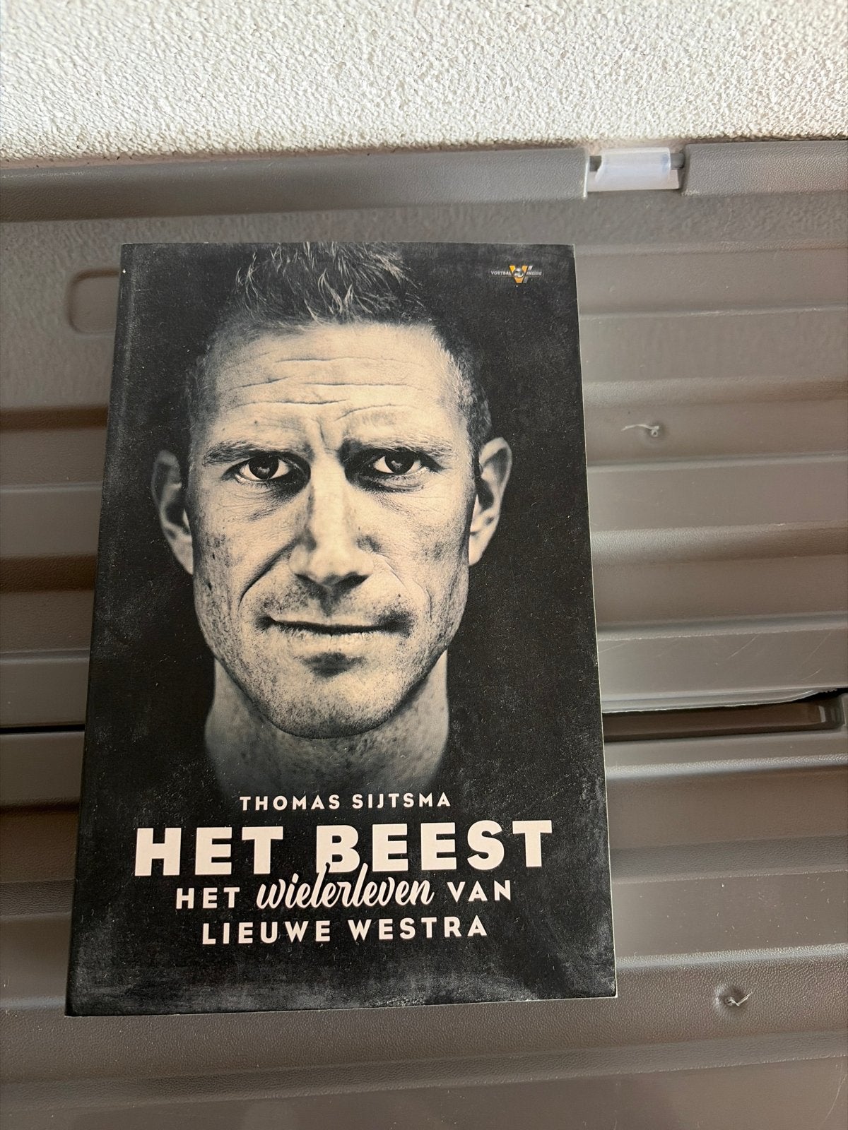 Het Beest: Het wielerleven van Lieuwe Westra, Ophalen, Zo goed als nieuw, Lopen en Fietsen