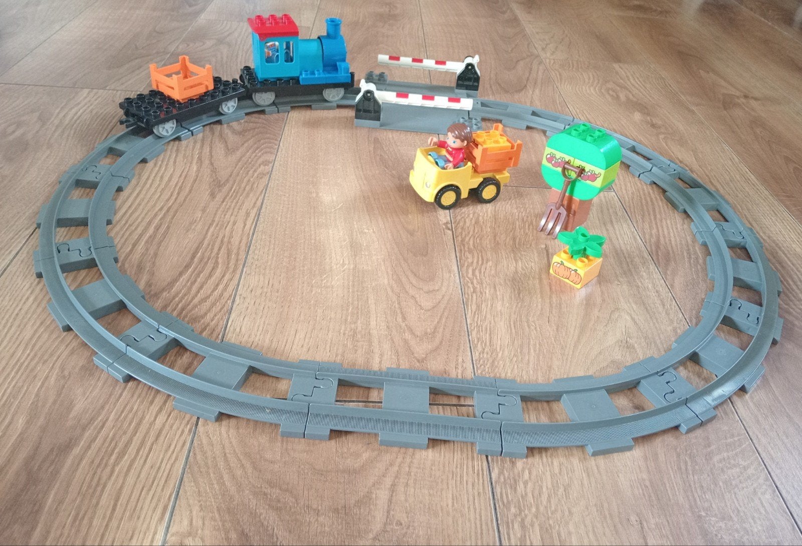 LEGO Duplo Treinset met Spoorwegovergang en Accessoires, Ophalen, Gebruikt, Inclusief minifiguren, Duplo