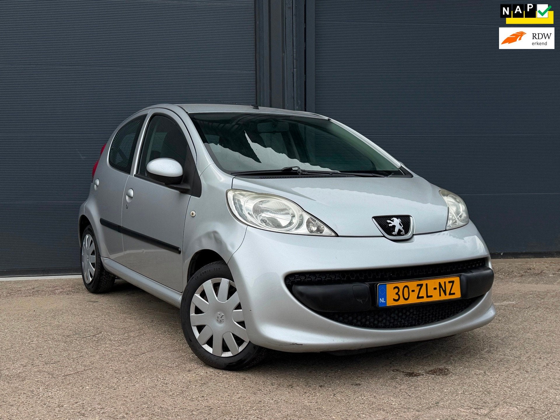Peugeot 107 1.0 | 5 Deurs | E-Ramen | Automaat |, Gebruikt, 4 stoelen, 68 pk, Origineel Nederlands