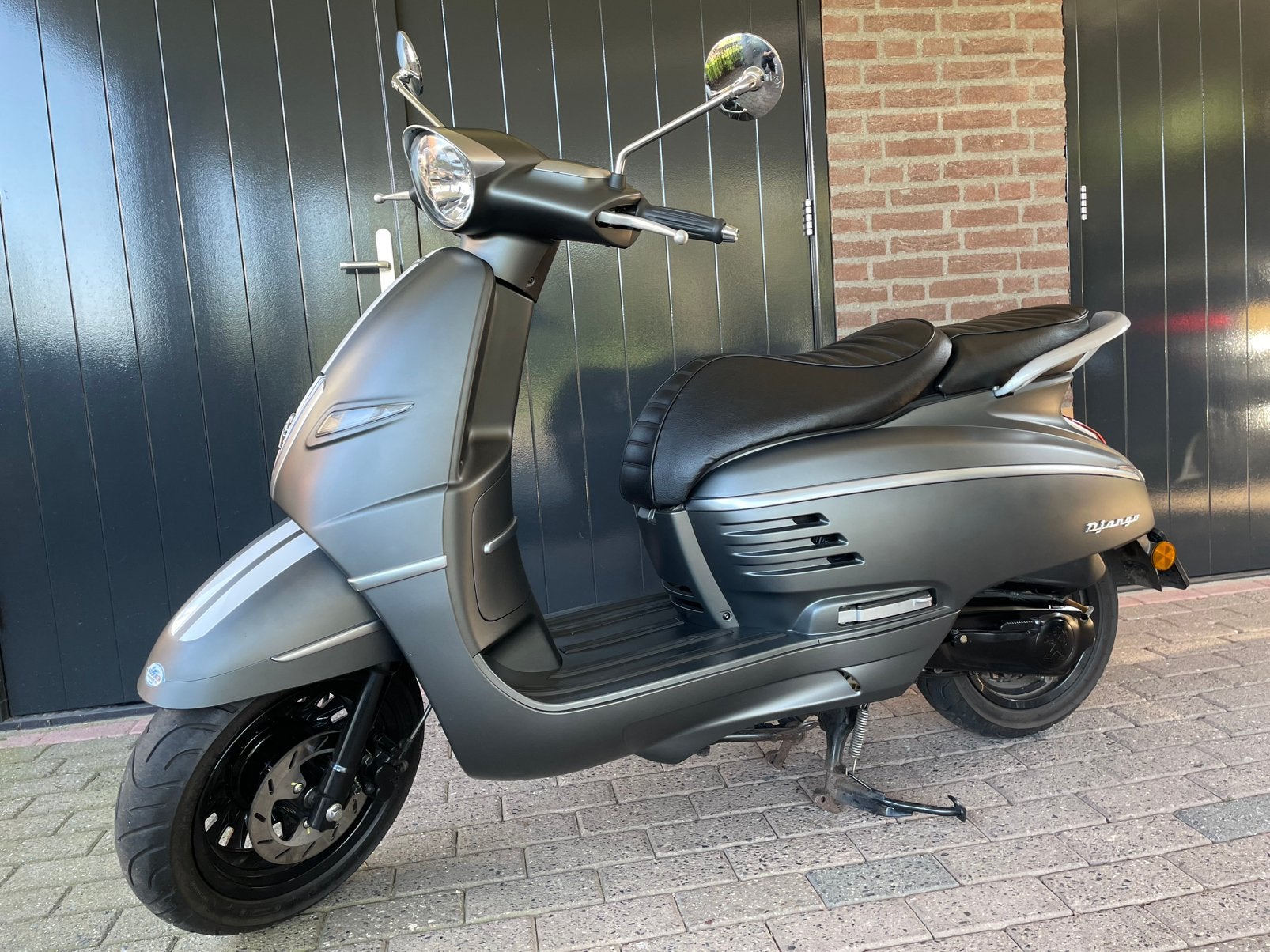 Peugeot Django NIEUWSTAAT!, Fietsen en Brommers, Ophalen, Overige modellen, Maximaal 45 km/u, Zo goed als nieuw