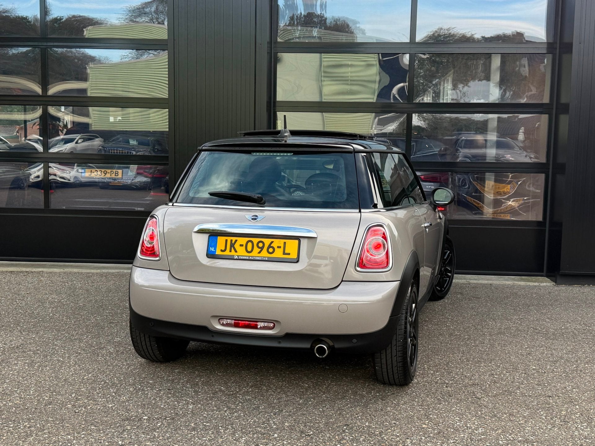 Mini 3-Deurs 1.6 Cooper Special Edition Pano Stoelverw. Clim, Voorwielaandrijving, Euro 5, 4 cilinders, 4 stoelen