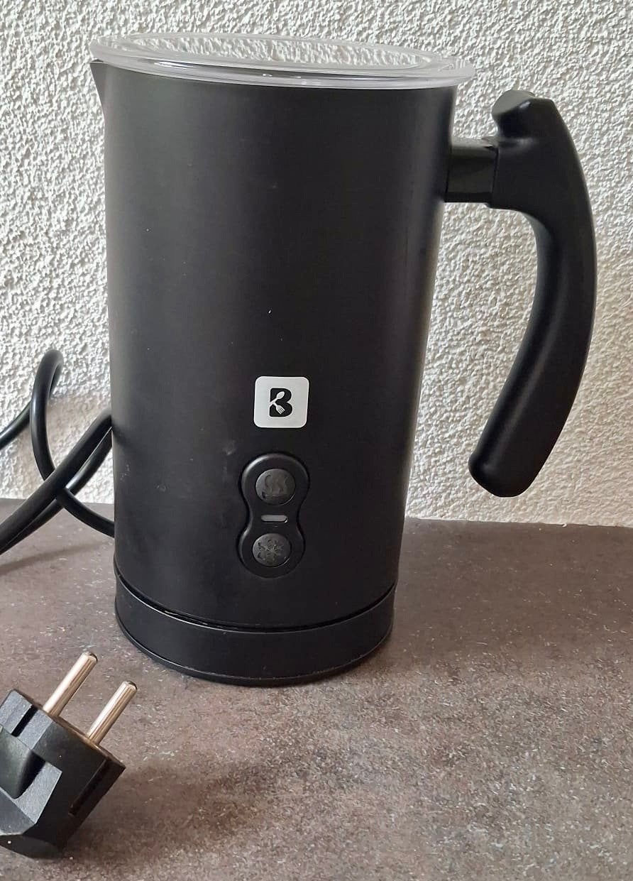 KitchenBrothers KB702 Elektrische Melkopschuimer- 500W Zwart, Ophalen of Verzenden, Zo goed als nieuw, Elektrische melkopschuimer