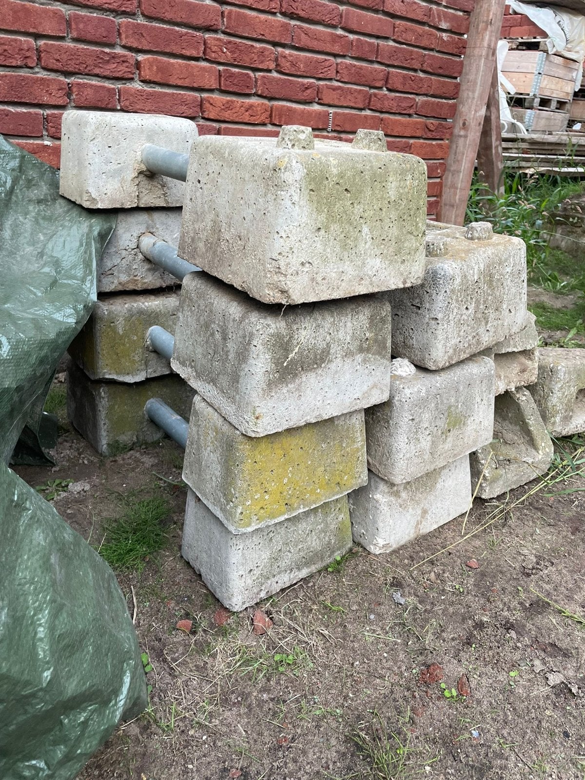 Betonnen blokken met buizen - Ideaal voor diverse projecten, Doe-het-zelf en Verbouw, Ophalen, Gebruikt