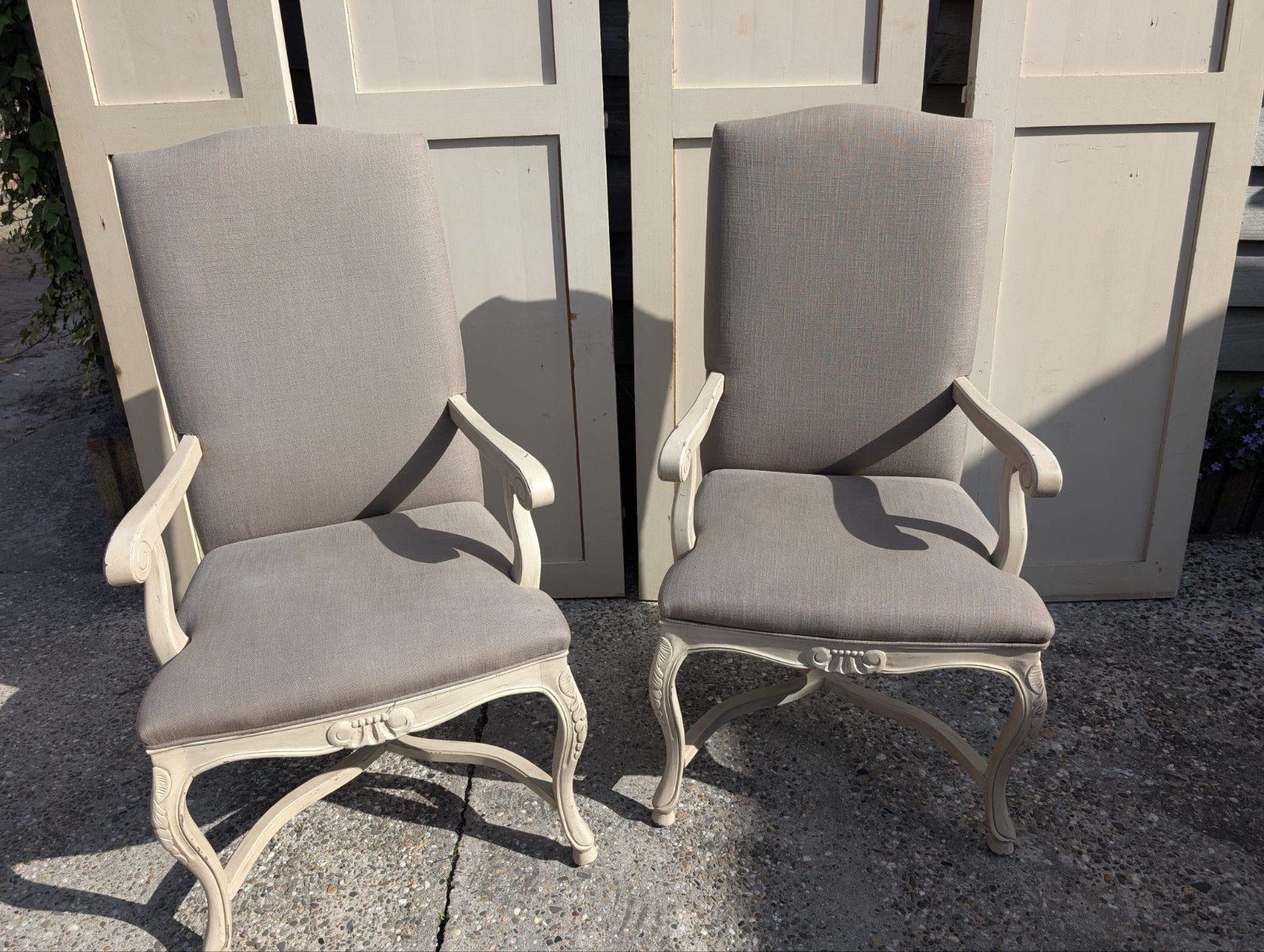 Bea & Trix stoelen, Ophalen