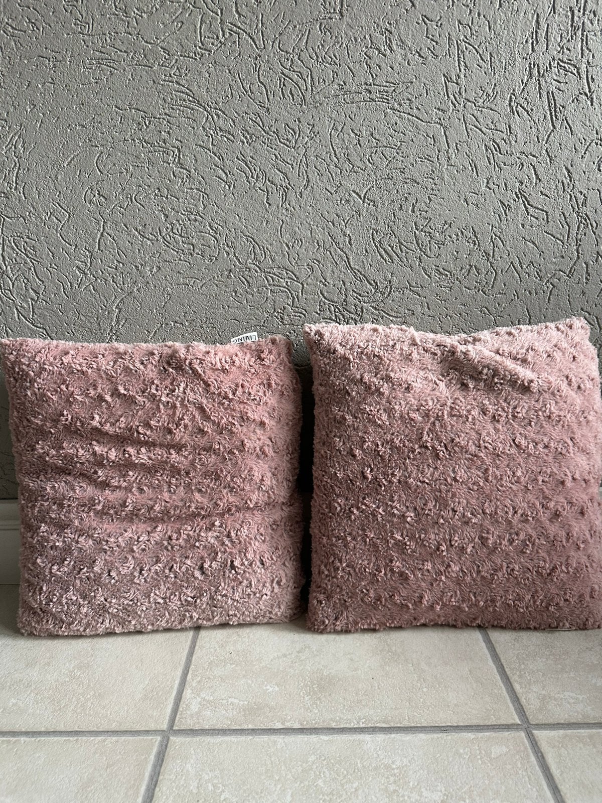 Fluffy sierkussens, Huis en Inrichting, Woonaccessoires | Kussens, Ophalen of Verzenden, Zo goed als nieuw, Vierkant