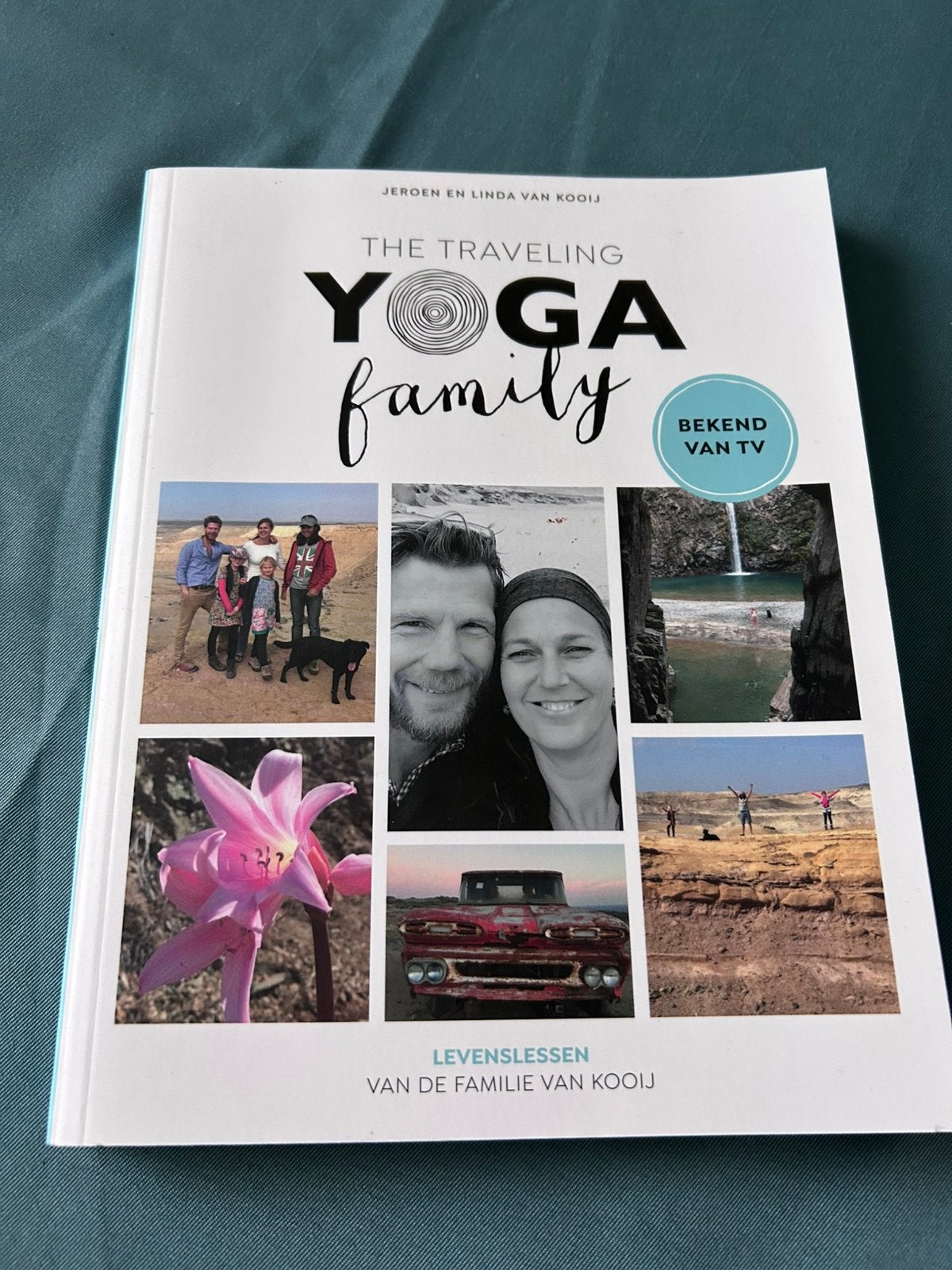 The traveling yoga family, Ophalen of Verzenden, Zo goed als nieuw