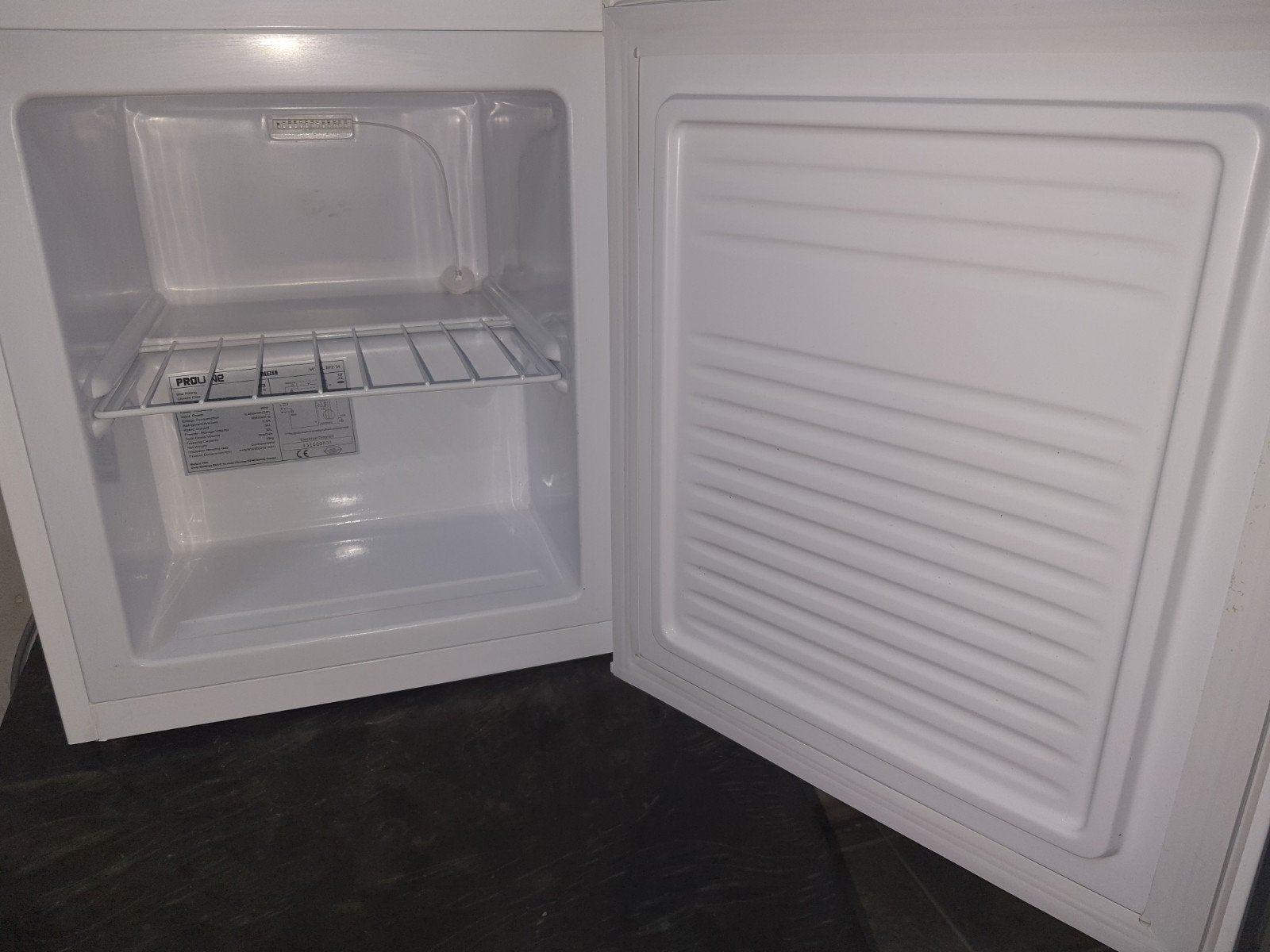 proline mini vriezer werkt uitstekend, Minder dan 85 cm, Minder dan 60 cm, Zo goed als nieuw, Energieklasse A of zuiniger