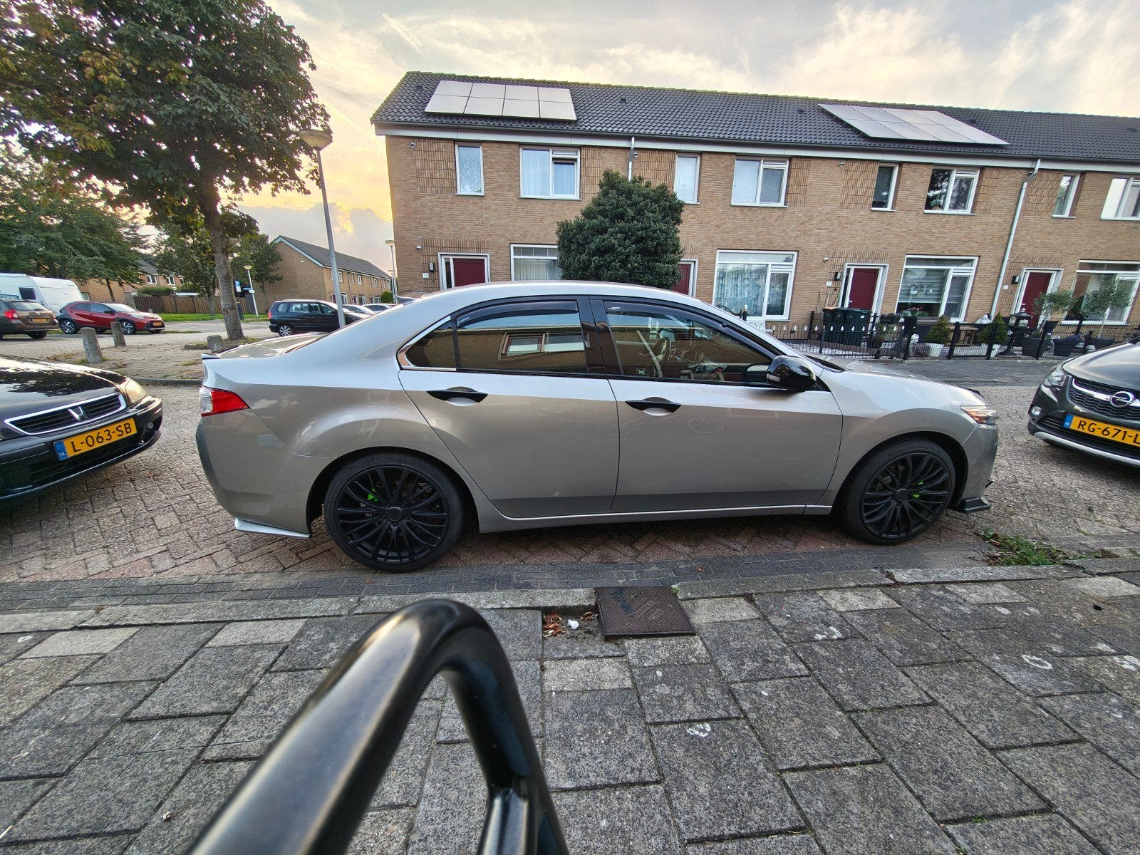 Honda Accord 2.0 I Sedan AUT 2008 Grijs, Auto's, Leder en Stof, Origineel Nederlands, 75 €/maand, Grijs