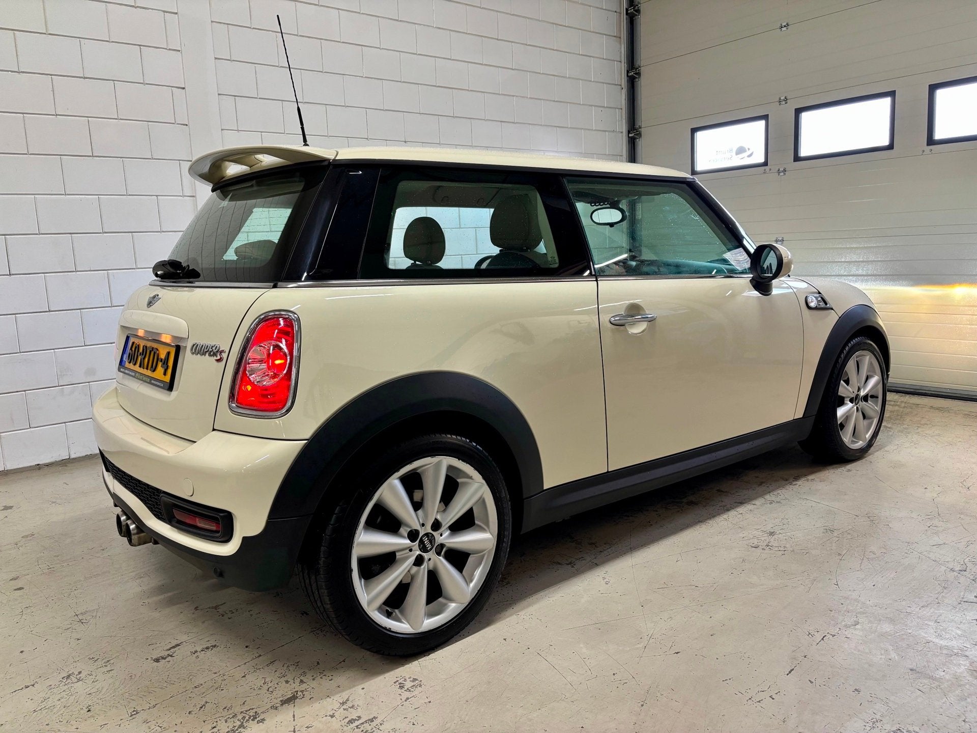 Mini 3-Deurs 1.6 Cooper S Chili Bj.11|Xenon|184PK|Leer|Pdc|N, Voorwielaandrijving, Gebruikt, 4 cilinders, 4 stoelen